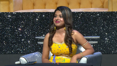 Arunita Kanjilal on SSS2 Day 3 pic- (14)
Captain Arunita Kanjilal's some beautiful moments in Super Star Singer 2, Day 3
Picture Courtesy: Sony TV India
Keywords: Arunita Kanjilal, Super Star Singer 2, arunita, Day 3, Episode 3