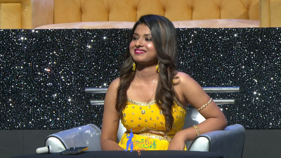 Arunita Kanjilal on SSS2 Day 3 pic- (15)
Captain Arunita Kanjilal's some beautiful moments in Super Star Singer 2, Day 3
Picture Courtesy: Sony TV India
Keywords: Arunita Kanjilal, Super Star Singer 2, arunita, Day 3, Episode 3