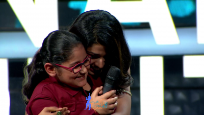 Arunita Kanjilal on SSS2 Day 3 pic- (51)
Captain Arunita Kanjilal had some beautiful moments in Superstar Singer Season 2, Day 3
Picture Courtesy: Sony TV India
Keywords: Arunita Kanjilal, Super Star Singer 2, arunita, Day 3, Episode 3