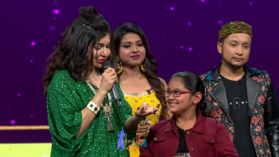 Arunita Kanjilal on SSS2 Day 3 pic- (55)
Captain Arunita Kanjilal had some beautiful moments in Superstar Singer Season 2, Day 3
Picture Courtesy: Sony TV India
Keywords: Arunita Kanjilal, Super Star Singer 2, arunita, Day 3, Episode 3