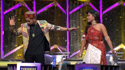 Arunita Kanjilal on SSS2 Day 3 pic- (79)
Captain Arunita Kanjilal had some beautiful moments in Superstar Singer Season 2, Day 3
Picture Courtesy: Sony TV India
Keywords: Arunita Kanjilal, Super Star Singer 2, arunita, Day 3, Episode 3