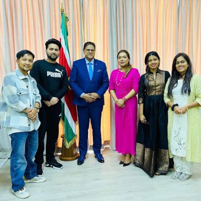 Meeting with Suriname President
Magnificent 4 meet with Honorable President Chan Santokhi and Honorable first lady Mellisa Santokhi-Seenacherry
Arunita Kanjilal, Pawandeep Rajan, Sayli Kamble, and Mohd. Danish.
3 November 2022
Keywords: MAGNIFICENT FOUR;Suriname;Arunita Kanjilal