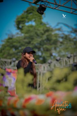 Arunita Kanjilal at Barasat DCH College Social 2025 (12)
Dakshin Barasat Dhruba Chand Halder College
দক্ষিণ বারাসাত ধ্রুবচাঁদ হালদার কলেজ বার্ষিক সাংস্কৃতিক অনুষ্ঠান ২০২৫ 
অরুণিতা কাঞ্জিলালের বাংলা গানে হাজার হাজার দর্শকের ভিড়।
Date: January 3, 2025
Vanue: Dakshin Barasat DCH College Ground
