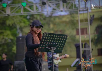 Arunita Kanjilal at Barasat DCH College Social 2025 (16)
Dakshin Barasat Dhruba Chand Halder College
দক্ষিণ বারাসাত ধ্রুবচাঁদ হালদার কলেজ বার্ষিক সাংস্কৃতিক অনুষ্ঠান ২০২৫ 
অরুণিতা কাঞ্জিলালের বাংলা গানে হাজার হাজার দর্শকের ভিড়।
Date: January 3, 2025
Vanue: Dakshin Barasat DCH College Ground
