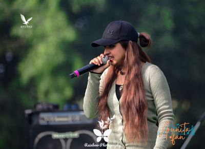 Arunita Kanjilal at Barasat DCH College Social 2025 (17)
Dakshin Barasat Dhruba Chand Halder College
দক্ষিণ বারাসাত ধ্রুবচাঁদ হালদার কলেজ বার্ষিক সাংস্কৃতিক অনুষ্ঠান ২০২৫ 
অরুণিতা কাঞ্জিলালের বাংলা গানে হাজার হাজার দর্শকের ভিড়।
Date: January 3, 2025
Vanue: Dakshin Barasat DCH College Ground
