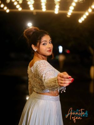 Arunita Kanjilal live in Silvassa (6)
Date: Wednesday, September 17, 2025
Credit: pic: @_ramta_jogii Dress:- @kahanitheclothingstore
