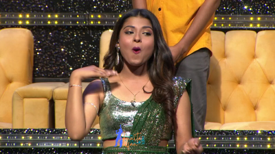 Arunita Kanjilal on SSS2 Day 5 pic- (1)
Captain Arunita Kanjilal had some beautiful moments in Superstar Singer Season 2, Day 5
Picture Courtesy: Sony TV India
Keywords: Arunita Kanjilal;Day 5;Episode 5;Superstar Singer Season 2