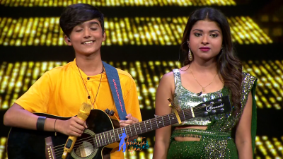 Arunita Kanjilal on SSS2 Day 5 pic- (36)
Captain Arunita Kanjilal had some beautiful moments in Superstar Singer Season 2, Day 5
Picture Courtesy: Sony TV India
Keywords: Arunita Kanjilal;Day 5;Episode 5;Superstar Singer Season 2