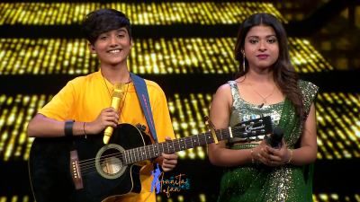 Arunita Kanjilal on SSS2 Day 5 pic- (41)
Captain Arunita Kanjilal had some beautiful moments in Superstar Singer Season 2, Day 5
Picture Courtesy: Sony TV India
Keywords: Arunita Kanjilal;Day 5;Episode 5;Superstar Singer Season 2