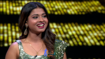 Arunita Kanjilal on SSS2 Day 5 pic- (42)
Captain Arunita Kanjilal had some beautiful moments in Superstar Singer Season 2, Day 5
Picture Courtesy: Sony TV India
Keywords: Arunita Kanjilal;Day 5;Episode 5;Superstar Singer Season 2