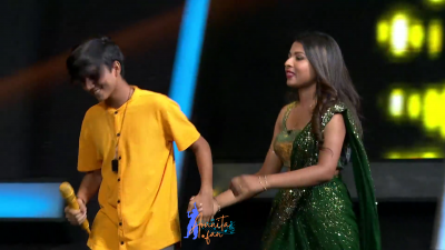 Arunita Kanjilal on SSS2 Day 6 pic- (11)
Captain Arunita Kanjilal had some beautiful moments in Superstar Singer Season 2, Day 6
Picture Courtesy: Sony TV India
Keywords: Arunita Kanjilal;Day 6;Episode 6;Superstar Singer Season 2