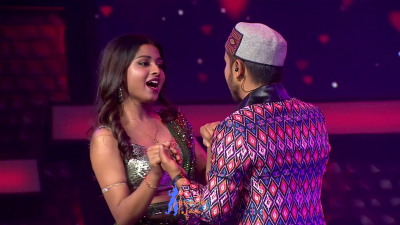 Arunita Kanjilal on SSS2 Day 6 pic- (113)
Captain Arunita Kanjilal had some beautiful moments in Superstar Singer Season 2, Day 6
Picture Courtesy: Sony TV India
Keywords: Arunita Kanjilal;Day 6;Episode 6;Superstar Singer Season 2