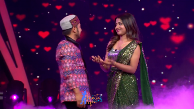 Arunita Kanjilal on SSS2 Day 6 pic- (116)
Captain Arunita Kanjilal had some beautiful moments in Superstar Singer Season 2, Day 6
Picture Courtesy: Sony TV India
Keywords: Arunita Kanjilal;Day 6;Episode 6;Superstar Singer Season 2