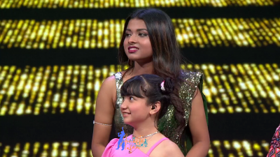 Arunita Kanjilal on SSS2 Day 6 pic- (123)
Captain Arunita Kanjilal had some beautiful moments in Superstar Singer Season 2, Day 6
Picture Courtesy: Sony TV India
Keywords: Arunita Kanjilal;Day 6;Episode 6;Superstar Singer Season 2