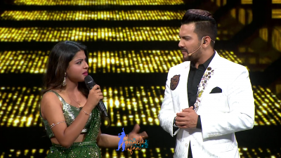 Arunita Kanjilal on SSS2 Day 6 pic- (16)
Captain Arunita Kanjilal had some beautiful moments in Superstar Singer Season 2, Day 6
Picture Courtesy: Sony TV India
Keywords: Arunita Kanjilal;Day 6;Episode 6;Superstar Singer Season 2