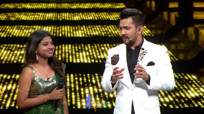 Arunita Kanjilal on SSS2 Day 6 pic- (18)
Captain Arunita Kanjilal had some beautiful moments in Superstar Singer Season 2, Day 6
Picture Courtesy: Sony TV India
Keywords: Arunita Kanjilal;Day 6;Episode 6;Superstar Singer Season 2