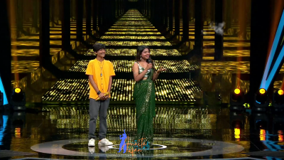 Arunita Kanjilal on SSS2 Day 6 pic- (19)
Captain Arunita Kanjilal had some beautiful moments in Superstar Singer Season 2, Day 6
Picture Courtesy: Sony TV India
Keywords: Arunita Kanjilal;Day 6;Episode 6;Superstar Singer Season 2