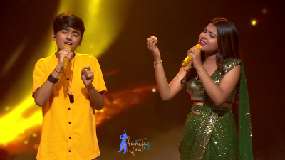 Arunita Kanjilal on SSS2 Day 6 pic- (34)
Captain Arunita Kanjilal had some beautiful moments in Superstar Singer Season 2, Day 6
Picture Courtesy: Sony TV India
Keywords: Arunita Kanjilal;Day 6;Episode 6;Superstar Singer Season 2