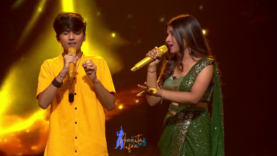 Arunita Kanjilal on SSS2 Day 6 pic- (52)
Captain Arunita Kanjilal had some beautiful moments in Superstar Singer Season 2, Day 6
Picture Courtesy: Sony TV India
Keywords: Arunita Kanjilal;Day 6;Episode 6;Superstar Singer Season 2