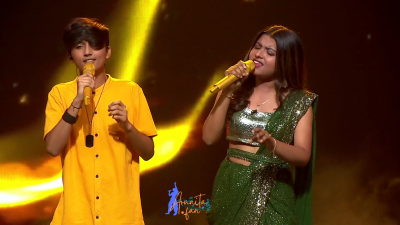 Arunita Kanjilal on SSS2 Day 6 pic- (62)
Captain Arunita Kanjilal had some beautiful moments in Superstar Singer Season 2, Day 6
Picture Courtesy: Sony TV India
Keywords: Arunita Kanjilal;Day 6;Episode 6;Superstar Singer Season 2