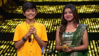 Arunita Kanjilal on SSS2 Day 6 pic- (72)
Captain Arunita Kanjilal had some beautiful moments in Superstar Singer Season 2, Day 6
Picture Courtesy: Sony TV India
Keywords: Arunita Kanjilal;Day 6;Episode 6;Superstar Singer Season 2