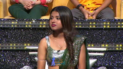 Arunita Kanjilal on SSS2 Day 6 pic- (7)
Captain Arunita Kanjilal had some beautiful moments in Superstar Singer Season 2, Day 6
Picture Courtesy: Sony TV India
Keywords: Arunita Kanjilal;Day 6;Episode 6;Superstar Singer Season 2