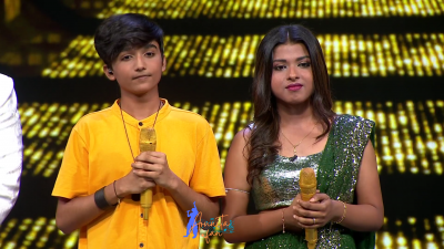 Arunita Kanjilal on SSS2 Day 6 pic- (73)
Captain Arunita Kanjilal had some beautiful moments in Superstar Singer Season 2, Day 6
Picture Courtesy: Sony TV India
Keywords: Arunita Kanjilal;Day 6;Episode 6;Superstar Singer Season 2