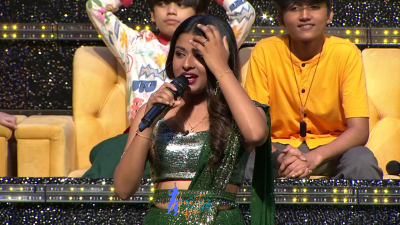 Arunita Kanjilal on SSS2 Day 6 pic- (82)
Captain Arunita Kanjilal had some beautiful moments in Superstar Singer Season 2, Day 6
Picture Courtesy: Sony TV India
Keywords: Arunita Kanjilal;Day 6;Episode 6;Superstar Singer Season 2