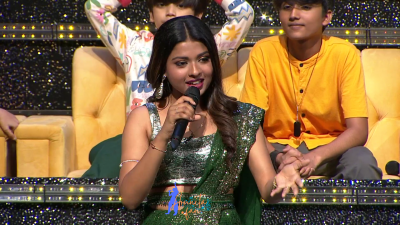 Arunita Kanjilal on SSS2 Day 6 pic- (83)
Captain Arunita Kanjilal had some beautiful moments in Superstar Singer Season 2, Day 6
Picture Courtesy: Sony TV India
Keywords: Arunita Kanjilal;Day 6;Episode 6;Superstar Singer Season 2