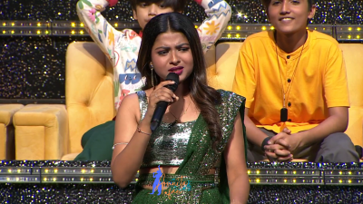 Arunita Kanjilal on SSS2 Day 6 pic- (86)
Captain Arunita Kanjilal had some beautiful moments in Superstar Singer Season 2, Day 6
Picture Courtesy: Sony TV India
Keywords: Arunita Kanjilal;Day 6;Episode 6;Superstar Singer Season 2