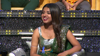 Arunita Kanjilal on SSS2 Day 6 pic- (9)
Captain Arunita Kanjilal had some beautiful moments in Superstar Singer Season 2, Day 6
Picture Courtesy: Sony TV India
Keywords: Arunita Kanjilal;Day 6;Episode 6;Superstar Singer Season 2