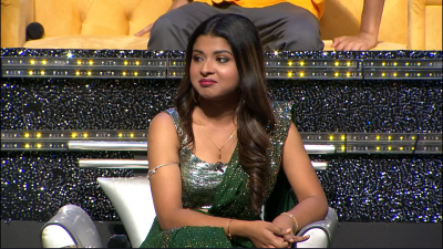 A beautiful picture of Arunita Kanjilal on SSS2
Captain Arunita Kanjilal had some beautiful moments in Superstar Singer Season 2, Day 5
Picture Courtesy: Sony TV India
Keywords: Arunita Kanjilal;Day 5;Episode 5;Superstar Singer Season 2