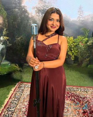 Pyari Janmabhoomi Meri Pahad (2)
Styling - @jharnajana @jharnajanastyles
Jewellery - @siaartjewellery
Ensemble - @qunic.official
PR - @avocadobuzzmedia
