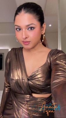 Arunita Kanjilal live in Chattarpur Delhi (2)
Arunita Kanjilal live in Chattarpur, Delhi with #teampritam
Nov 22, 2025
#ArunitaKanjilal #MelodyQueen #ArunitaFan #arunitaInDelhi
