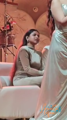 Arunita Kanjilal live in Delhi with Team Pritam (8)
Credit: @ayush.girnar
5 December, 2025
#ArunitaKanjilal #MelodyQueen #ArunitaFan #arunitaInDelhi
