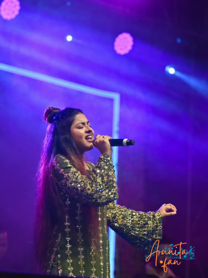 Arunita Kanjilal live at Kalna Pithe Puli Utsav 2026 (7)
Pithe Puli Utsav 2026, Purba Bardhaman, West Bengal
কালনা খাদ্য ও পিঠেপুলি উৎসব–২০২৬ (১৪ তম বর্ষ তৃতীয় দিন)
Date: 6th January 2026
Credit: Agamani Studio LIVE 2
Venue: kalna, maduban, near- vishal mega mart, station road, purba burdwan, Kalna, West Bengal, India
Keywords: #ArunitaKanjilal #MelodyQueen #ArunitaFan #ArunitaInKalna #kalnapithepuliutsav