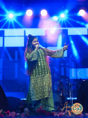 Arunita Kanjilal live at Kalna Pithe Puli Utsav 2026 (8)
Pithe Puli Utsav 2026, Purba Bardhaman, West Bengal
কালনা খাদ্য ও পিঠেপুলি উৎসব–২০২৬ (১৪ তম বর্ষ তৃতীয় দিন)
Date: 6th January 2026
Credit: Agamani Studio LIVE 2
Venue: kalna, maduban, near- vishal mega mart, station road, purba burdwan, Kalna, West Bengal, India
Keywords: #ArunitaKanjilal #MelodyQueen #ArunitaFan #ArunitaInKalna #kalnapithepuliutsav