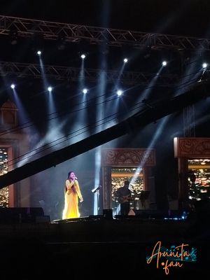 Arunita Kanjilal live at Ama Badachana Mahostav (1)
Ama Badachana Mahostav, Orissa
Date: 10 January 2026
Venue: Barachana, Orissa, India
Keywords: #ArunitaKanjilal #MelodyQueen #ArunitaFan #amabadachanamahostav2026