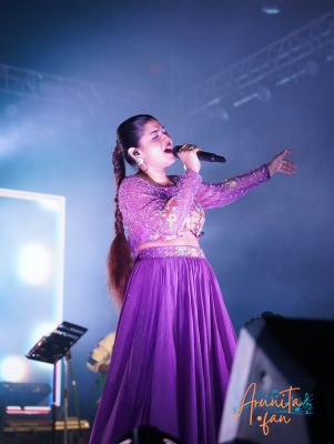 Arunita Kanjilal live at Kumarghat Poush Mela (3)
Kumarghat Poush Mela 2026
কুমারঘাট পৌষ মেলার চতুর্থ দিন
Date: 12 January 2026
Photo Credit: Subhajit Das
Host: Bhagaban Das
Venue: Kumarghat PWD Ground
