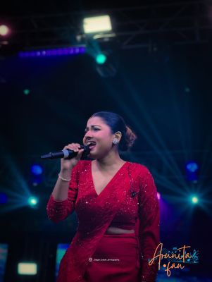 Arunita Kanjilal live at Gangarampur (8)
গঙ্গারামপুর পৌর উৎসব ২০২৬
গঙ্গারামপুর ফুটবল ময়দানে
Gangarampur, Dakshin Dinajpur, West Bengal
Date: 18 January 2026
Keywords: #ArunitaKanjilal #MelodyQueen #ArunitaFan #gangarampur #DakshinDinajpur #carnival