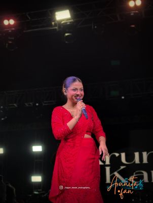 Arunita Kanjilal live at Gangarampur (9)
গঙ্গারামপুর পৌর উৎসব ২০২৬
গঙ্গারামপুর ফুটবল ময়দানে
Gangarampur, Dakshin Dinajpur, West Bengal
Date: 18 January 2026
Keywords: #ArunitaKanjilal #MelodyQueen #ArunitaFan #gangarampur #DakshinDinajpur #carnival