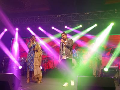 Live in concert Kolkata (6)
Live in concert Kolkata
Singers: Arunita Kanjilal and Pawandeep Rajan
Date: 16 July 2022
Location:
Place Taal Kutir Convention Center
Eco Park, Kolkata, WB, India
Keywords: Live in concert Kolkata;16 July 2022;Taal Kutir;Arunita Kanjilal