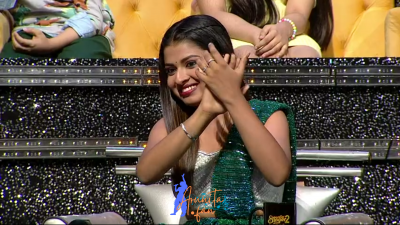 Pic 1: Arunita Kanjilal on SSS2 Day 14
Captain Arunita Kanjilal 's some beautiful moments in Super Star Singer 2, Day 14
Broadcast Date: 5th June 2022
Picture Courtesy: Sony TV India
NO COPYRIGHT INFRINGEMENT INTENDED
Keywords: Arunita Kanjilal, Super Star Singer 2, arunita, Day 14