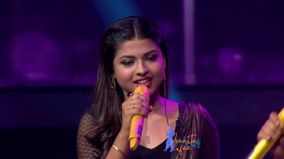 Arunita Kanjilal on SSS2 Day 15 pic-84
Captain Arunita Kanjilal had some beautiful moments in Superstar Singer Season 2, Day 15
Picture Courtesy: Sony TV India
Keywords: Arunita Kanjilal;Day 15;Episode 15;Superstar Singer Season 2