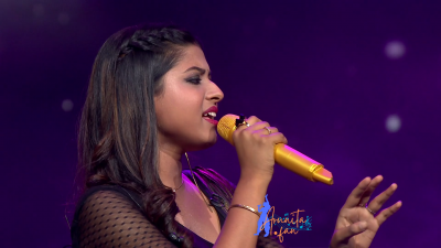 Arunita Kanjilal on SSS2 Day 15 pic-97
Captain Arunita Kanjilal had some beautiful moments in Superstar Singer Season 2, Day 15
Picture Courtesy: Sony TV India
Keywords: Arunita Kanjilal;Day 15;Episode 15;Superstar Singer Season 2