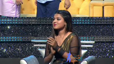 Pic 36: Arunita Kanjilal on SSS2 Day 16
Captain Arunita Kanjilal 's some beautiful moments in Super Star Singer 2, Day 16
Picture Courtesy: Sony Tv India
NO COPYRIGHT INFRINGEMENT INTENDED
Keywords: Arunita Kanjilal, Super Star Singer 2, arunita