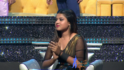 Pic 34: Arunita Kanjilal on SSS2 Day 16
Captain Arunita Kanjilal 's some beautiful moments in Super Star Singer 2, Day 16
Picture Courtesy: Sony Tv India
NO COPYRIGHT INFRINGEMENT INTENDED
Keywords: Arunita Kanjilal, Super Star Singer 2, arunita