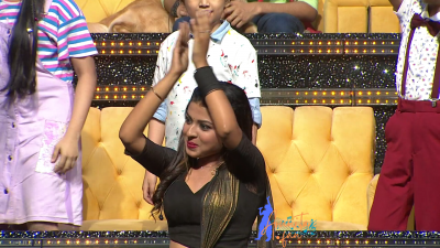 Pic 31: Arunita Kanjilal on SSS2 Day 16
Captain Arunita Kanjilal 's some beautiful moments in Super Star Singer 2, Day 16
Picture Courtesy: Sony Tv India
NO COPYRIGHT INFRINGEMENT INTENDED
Keywords: Arunita Kanjilal, Super Star Singer 2, arunita