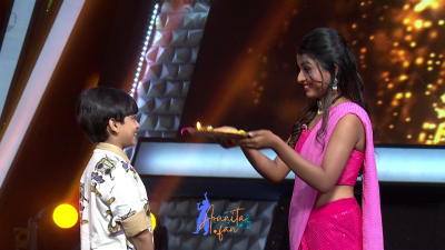 Arunita Kanjilal on SSS2 Day 31 pic- (2)
Captain Arunita Kanjilal's some special moments in Superstar Singer Season 2, Day 31
Broadcast Date: 6th August 2022
Picture Courtesy: Sony TV India
Keywords: Arunita Kanjilal;Day 31;Episode 31;Superstar Singer Season 2