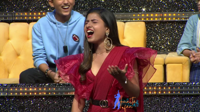 Arunita Kanjilal on SSS2 Day 17 pic- (13)
Captain Arunita Kanjilal 's some beautiful moments in Super Star Singer 2, Day 17
Broadcast Date: 18th June 2022
Picture Courtesy: Sony TV India
NO COPYRIGHT INFRINGEMENT INTENDED
Keywords: Arunita Kanjilal;Day 17;Episode 17;Superstar Singer Season 2